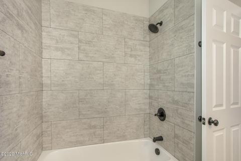 423 Hambrook St, Belding, MI 48809 photo 12