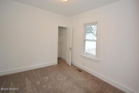 427 Keyes Dr, Parchment, MI 49004 photo 9
