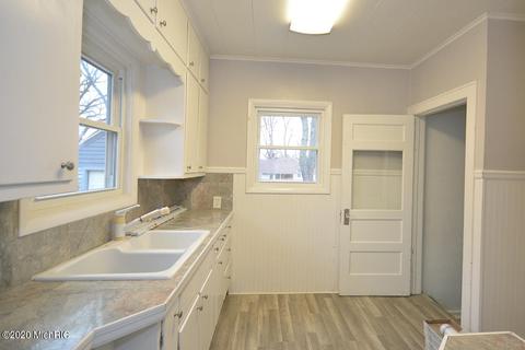 427 Keyes Dr, Parchment, MI 49004 photo 6