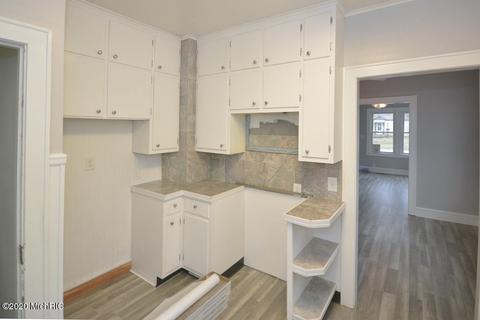 427 Keyes Dr, Parchment, MI 49004 photo 5
