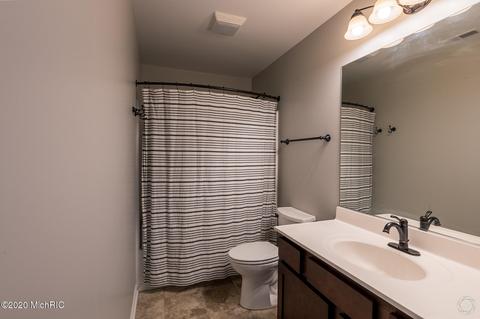 452 Waters End Ct, Valparaiso, IN 46383 photo 11