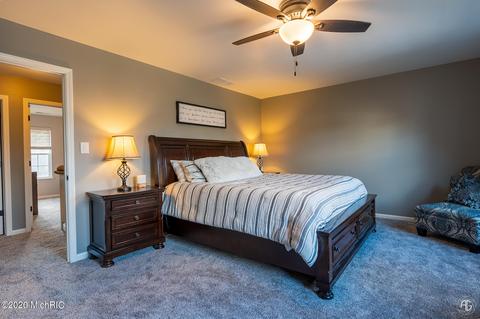 452 Waters End Ct, Valparaiso, IN 46383 photo 10
