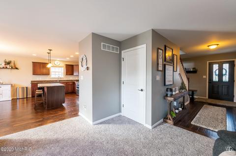 452 Waters End Ct, Valparaiso, IN 46383 photo 7