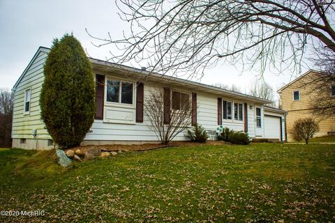 316 Springreene Dr SE, Ada, MI 49301 photo 2