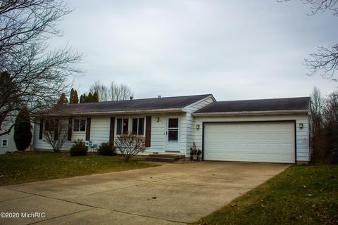 316 Springreene Dr SE, Ada, MI 49301 photo 1