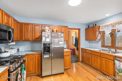 3700 Loftus Rd, Freeport, MI 49325 photo 10