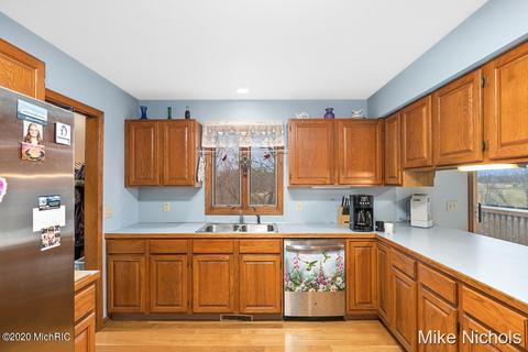 3700 Loftus Rd, Freeport, MI 49325 photo 9