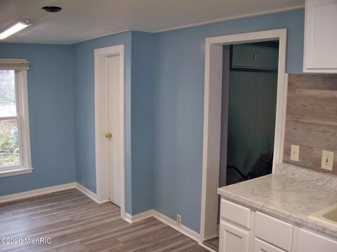 342 E Bridge St, Lyons, MI 48851 photo 5
