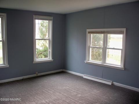 342 E Bridge St, Lyons, MI 48851 photo 9