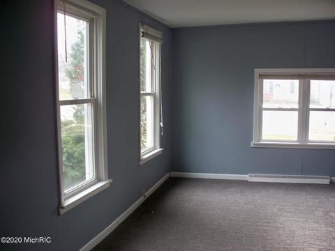 342 E Bridge St, Lyons, MI 48851 photo 7