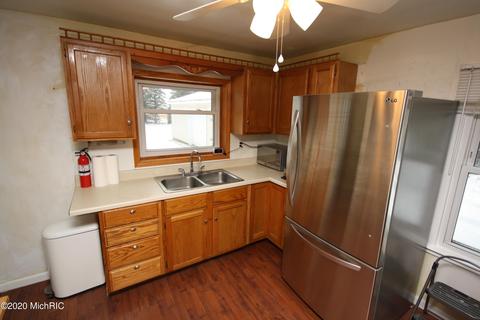 7836 N 40th St, Augusta, MI 49012 photo 4