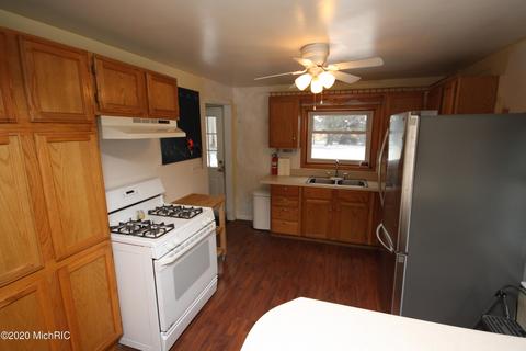 7836 N 40th St, Augusta, MI 49012 photo 2