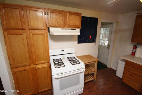 7836 N 40th St, Augusta, MI 49012 photo 3