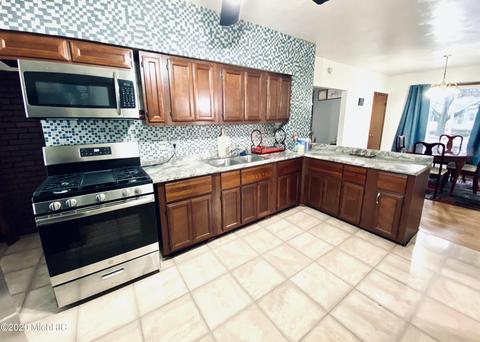 96 Daugherty St, Coldwater, MI 49036 photo 4