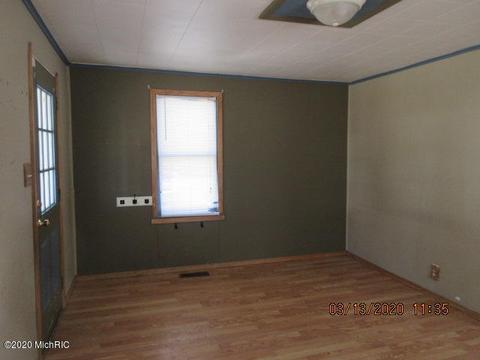 87 Jackson St, Coldwater, MI 49036 photo 7