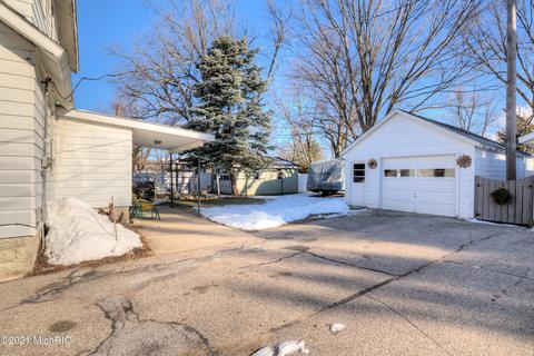 35 Taft St, Zeeland, MI 49464 photo 9