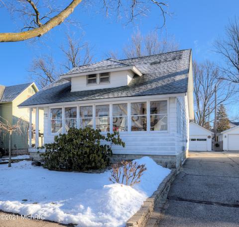 35 Taft St, Zeeland, MI 49464 photo 3