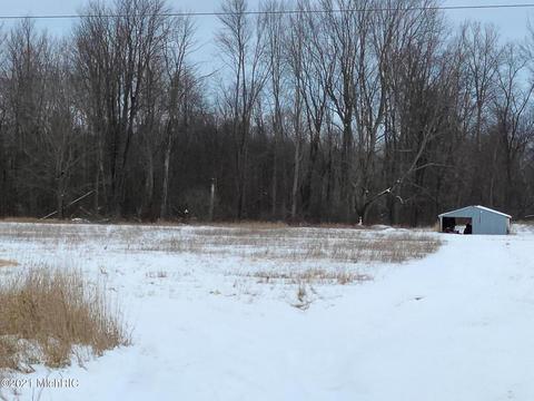 10089 E Stanton Rd, Crystal, MI 48818 photo 2