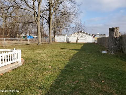1007 State St, Adrian, MI 49221 photo 7