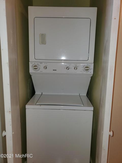 1007 State St, Adrian, MI 49221 photo 16