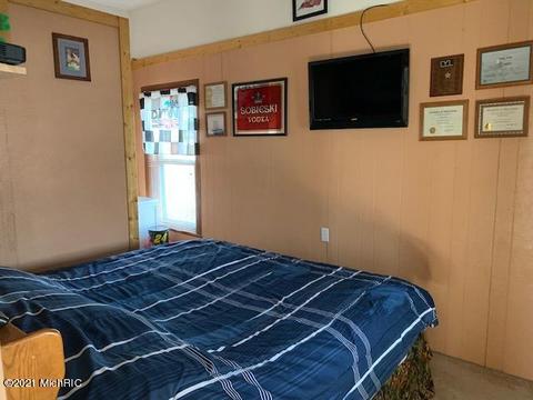 237 Winona St, Bronson, MI 49028 photo 8