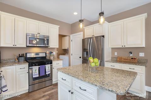 4519 Amazon Dr, Lowell, MI 49331 photo 7