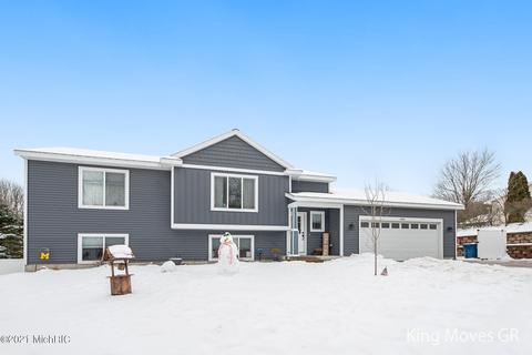 1010 Grindle Dr SE, Lowell, MI 49331 photo 2