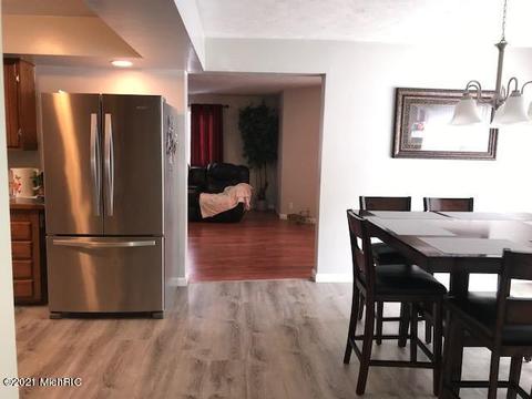 71 E 96th St, Newaygo, MI 49337 photo 7