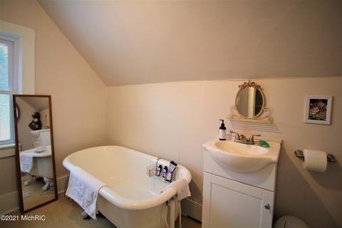 360 2nd St, Manistee, MI 49660 photo 21