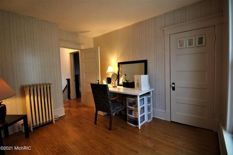 360 2nd St, Manistee, MI 49660 photo 22
