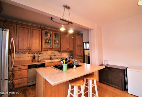 360 2nd St, Manistee, MI 49660 photo 10