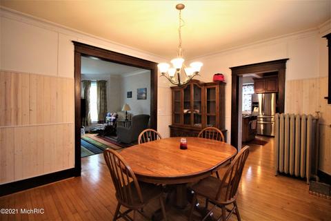 360 2nd St, Manistee, MI 49660 photo 7