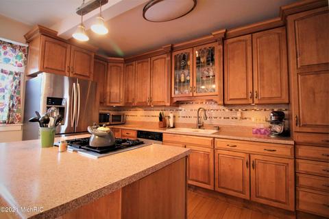 360 2nd St, Manistee, MI 49660 photo 11