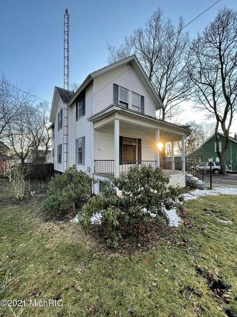 125 Hart St, Marshall, MI 49068 photo 3