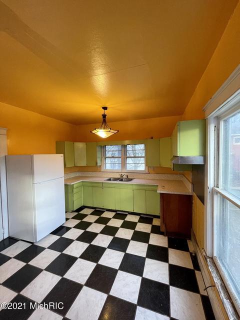 125 Hart St, Marshall, MI 49068 photo 13