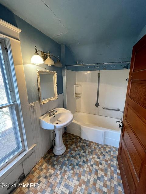 125 Hart St, Marshall, MI 49068 photo 22