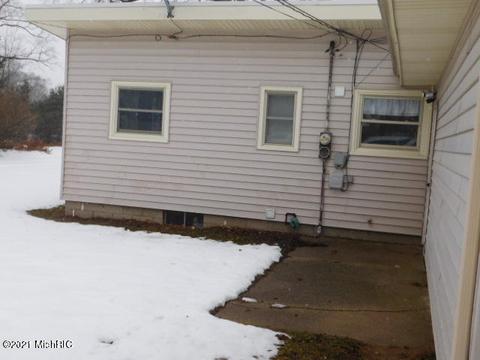 8613 E Loop Rd, Hesperia, MI 49421 photo 4