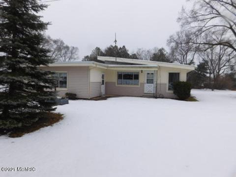 8613 E Loop Rd, Hesperia, MI 49421 photo 1