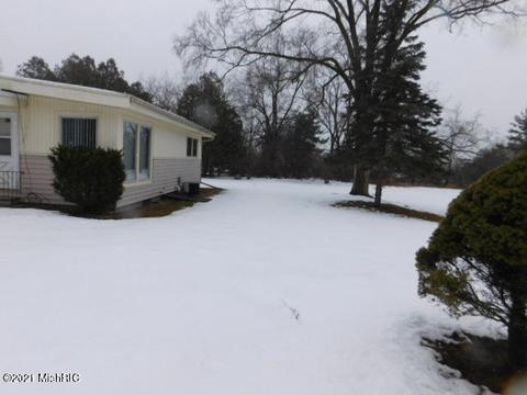 8613 E Loop Rd, Hesperia, MI 49421 photo 3