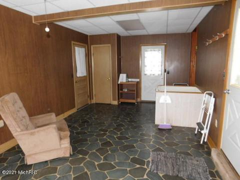 8613 E Loop Rd, Hesperia, MI 49421 photo 8