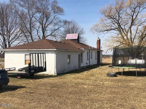 9980 50th Ave, Remus, MI 49340 photo 4
