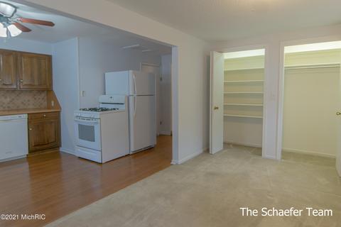 209 Maple St, Lowell, MI 49331 photo 14