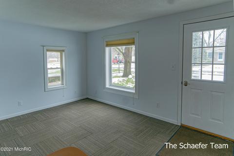 209 Maple St, Lowell, MI 49331 photo 9