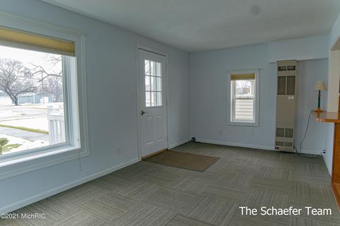 209 Maple St, Lowell, MI 49331 photo 10