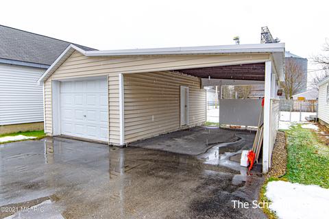 209 Maple St, Lowell, MI 49331 photo 26