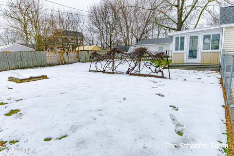 209 Maple St, Lowell, MI 49331 photo 20