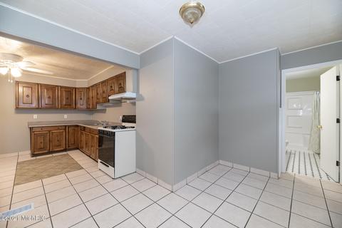 313 Meadow Dr, Augusta, MI 49012 photo 15