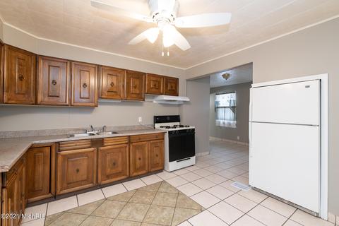 313 Meadow Dr, Augusta, MI 49012 photo 12