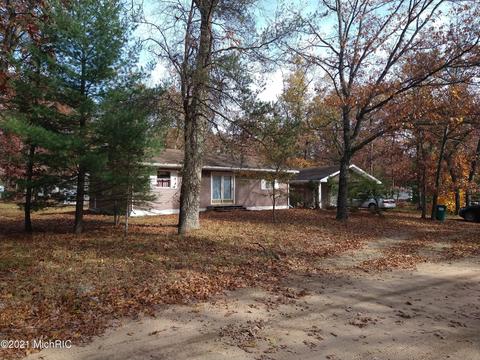 5335 S Tomahawk Trail Trl, Baldwin, MI 49304 photo 2
