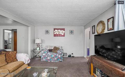 1201 W State St, Belding, MI 48809 photo 3